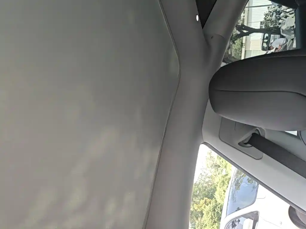 Tesla Model 3 — миниатюра 18
