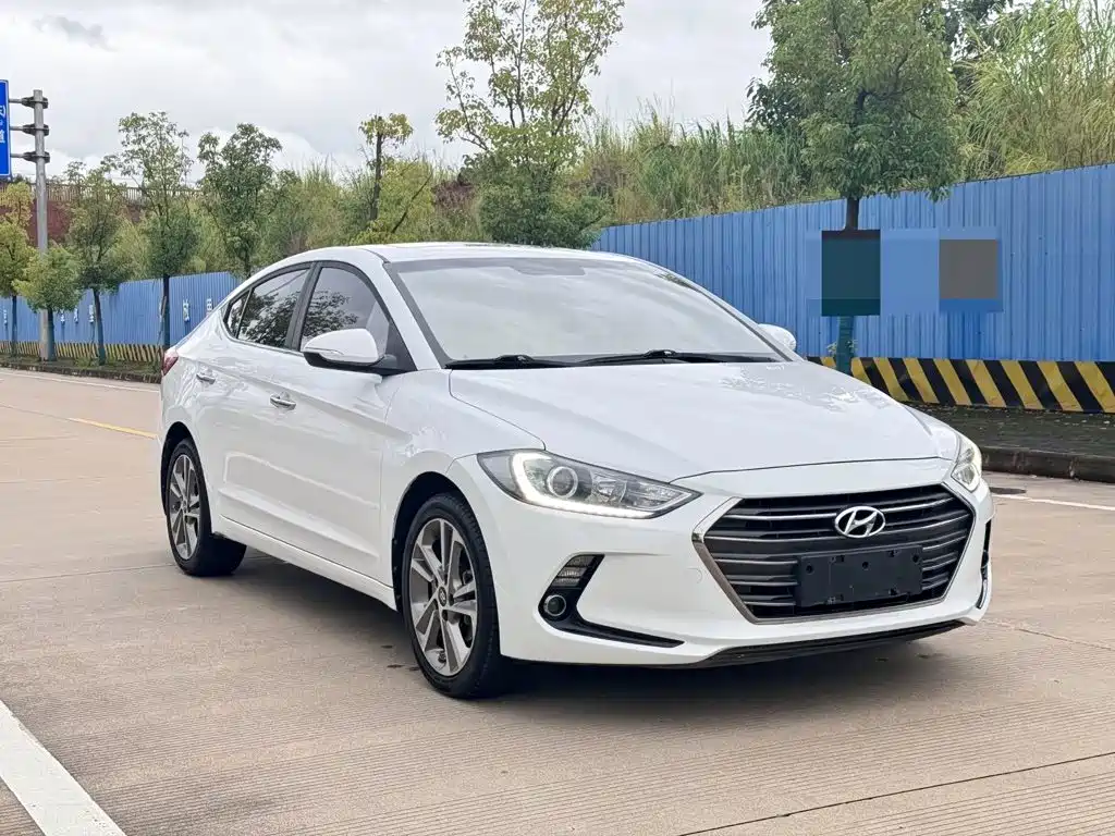Hyundai Elantra — миниатюра 3