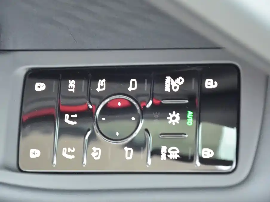 Audi A6L — миниатюра 12