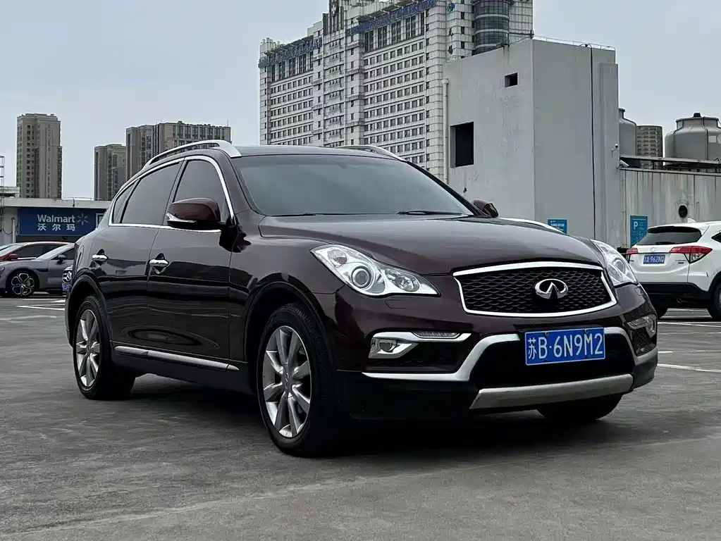 Infiniti QX50 2015 2.5L Comfort