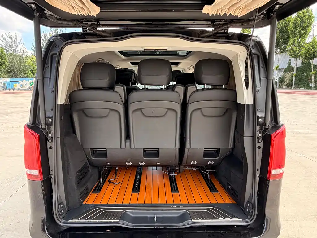 Mercedes-Benz V-Class — миниатюра 18