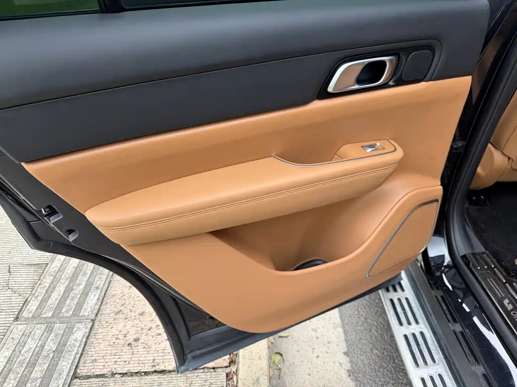 Li Auto Li ONE — миниатюра 10