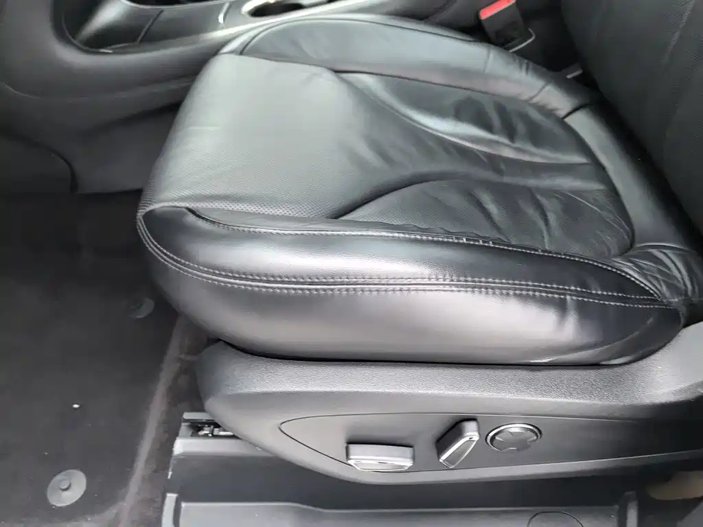 Lincoln MKC — миниатюра 20