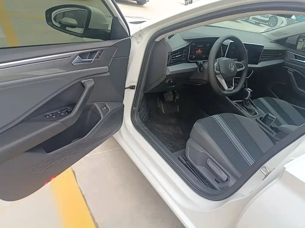Volkswagen Sagitar — миниатюра 16