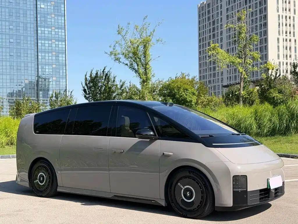 Li Auto Li MEGA — миниатюра 11