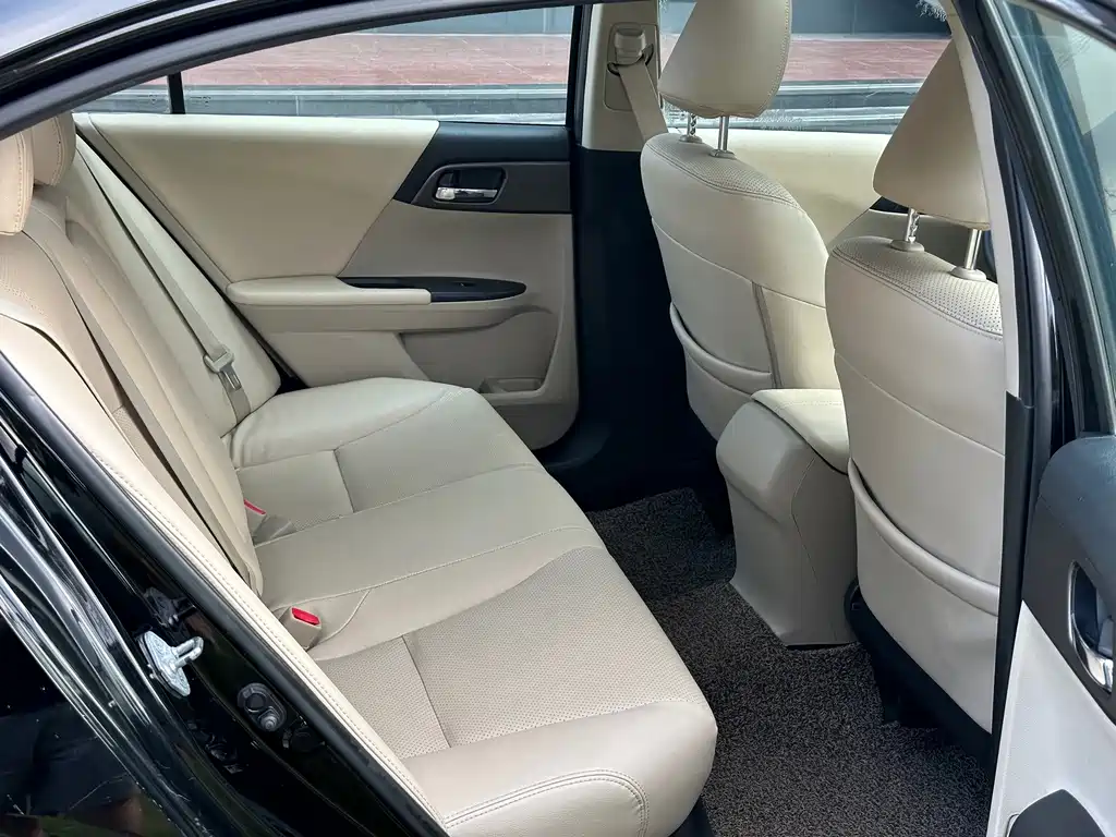 Honda Accord — миниатюра 6