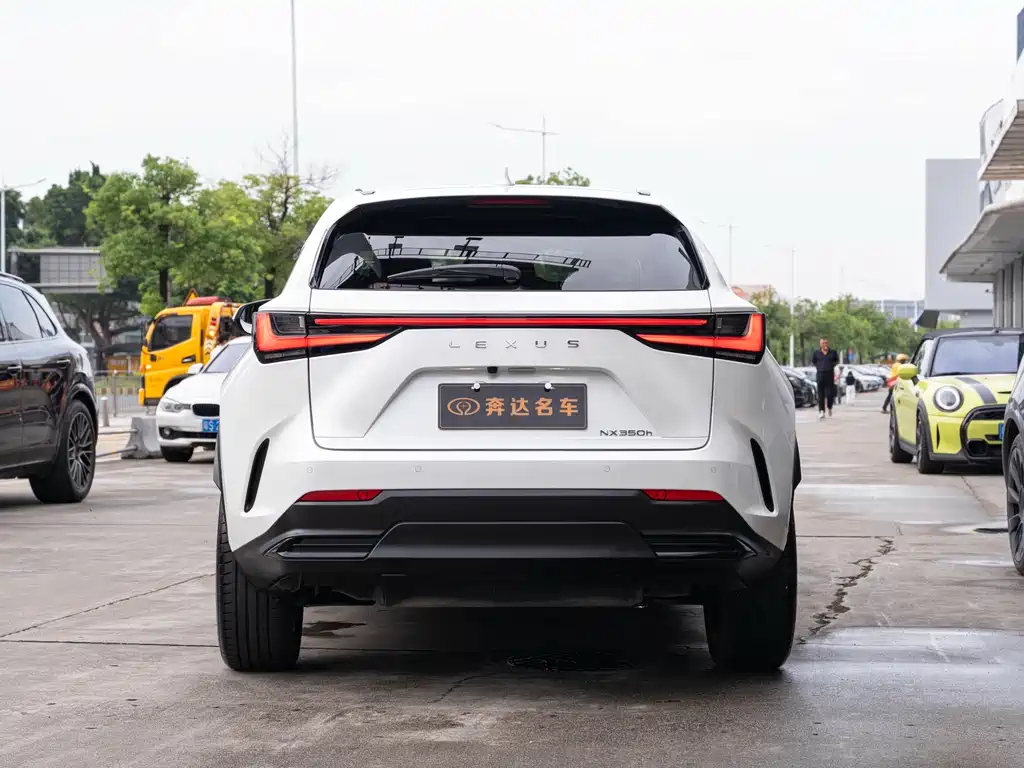 Lexus NX — миниатюра 5