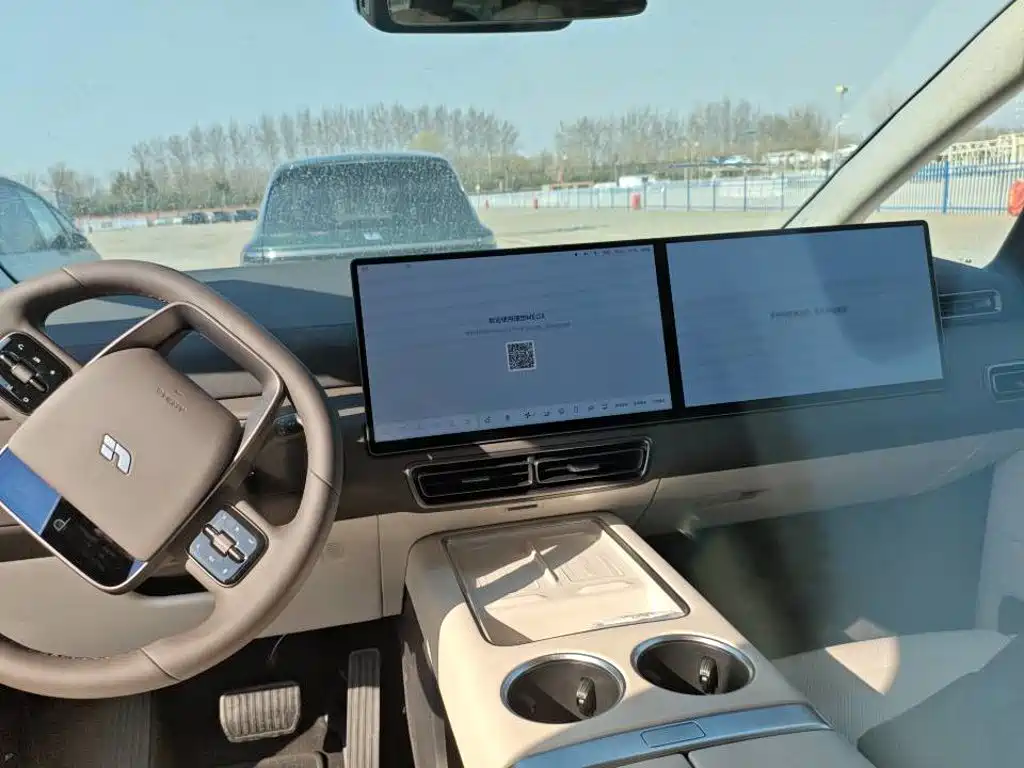 Li Auto Li MEGA — миниатюра 3
