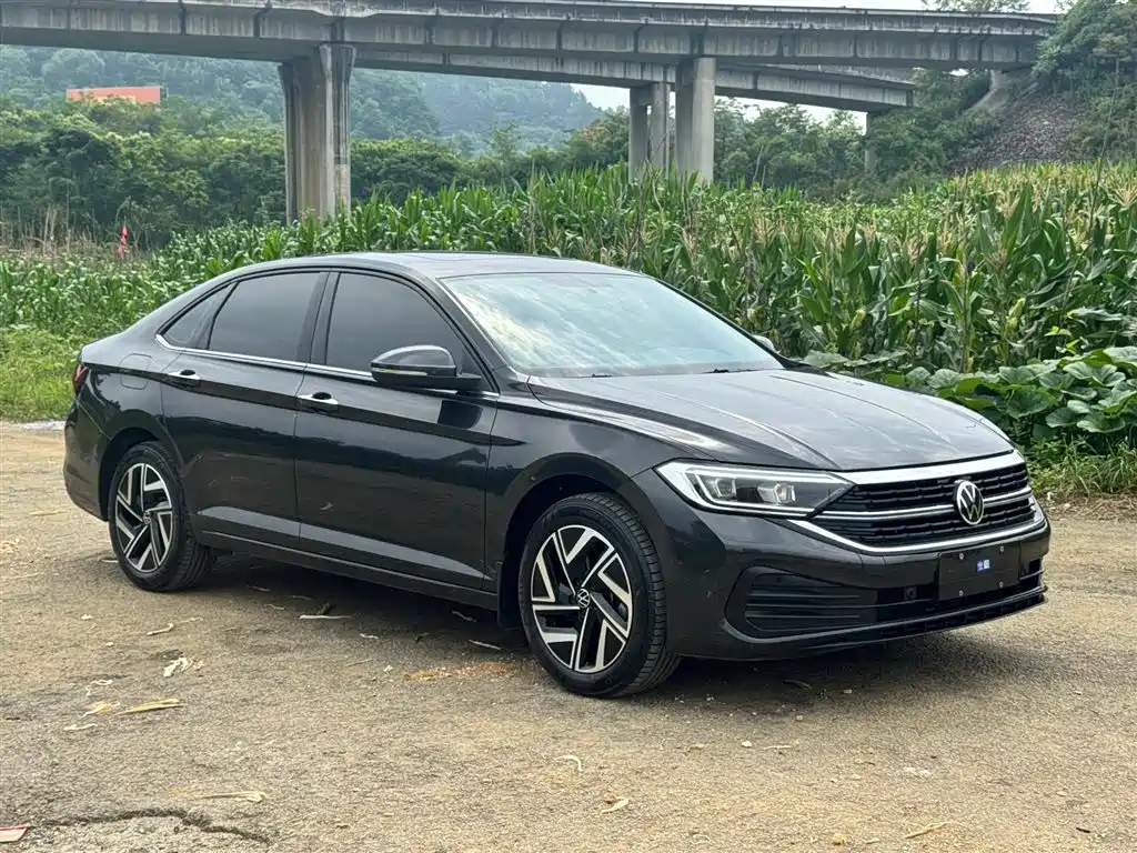 Volkswagen Sagitar 2025 300TSI DSG