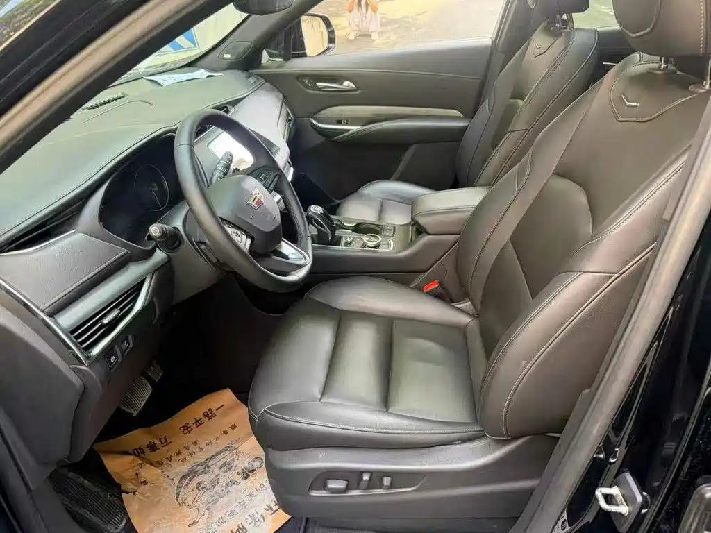 Cadillac XT4 2018 28T Lead