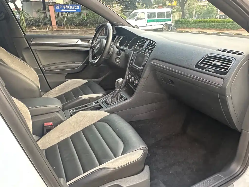 Volkswagen Golf — миниатюра 6