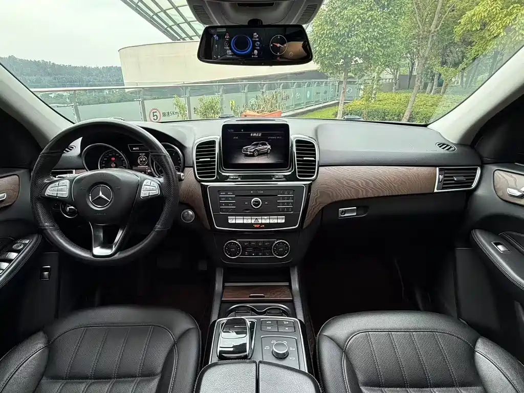 Mercedes-Benz GLE (Import) — миниатюра 29