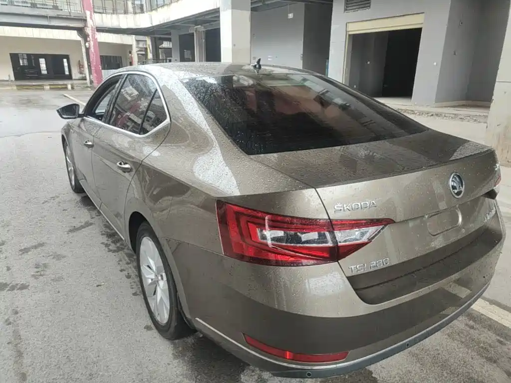 Skoda Superb 2016 TSI280 DSG