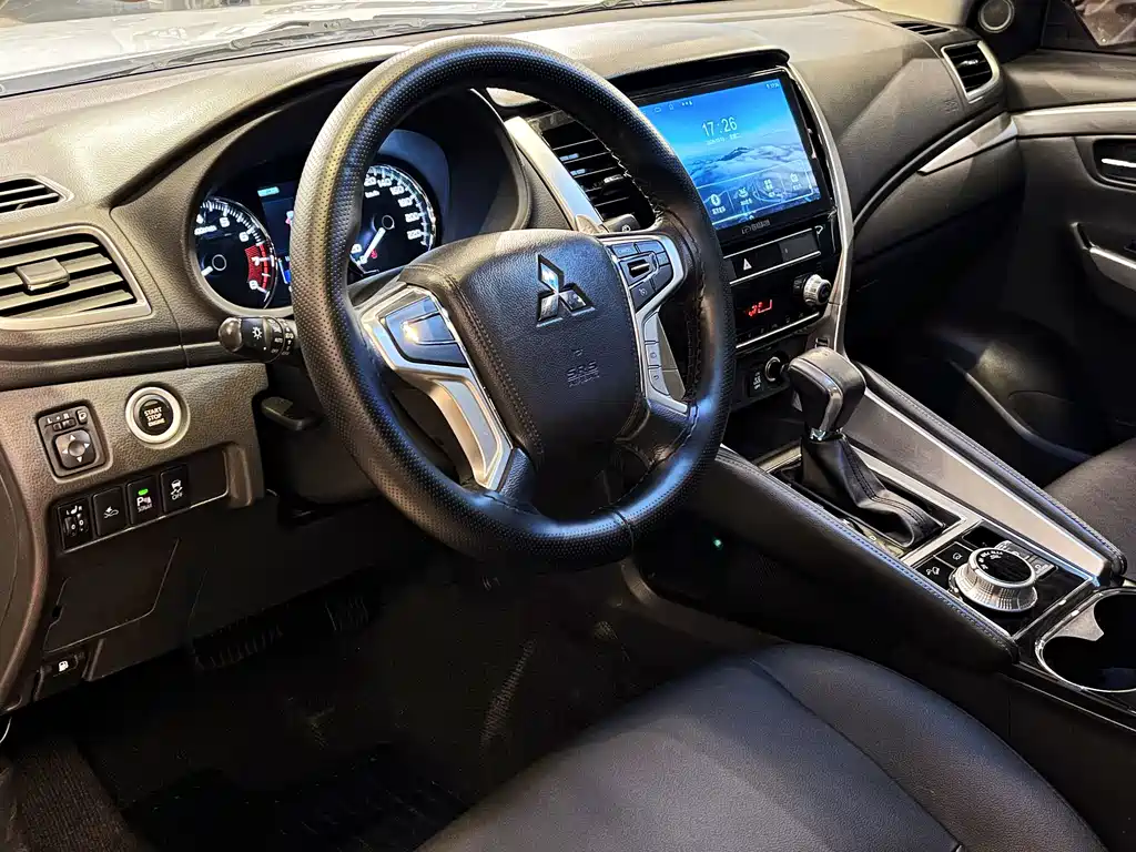 Mitsubishi Pajero Sport (Import) — миниатюра 19