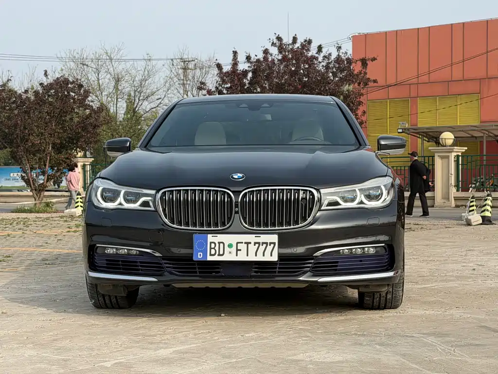 BMW 7 Series 7 2016 750Li xDrive мест