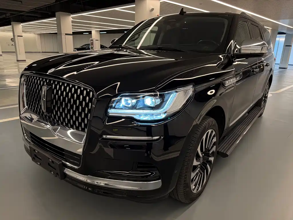 Купить Lincoln Navigator