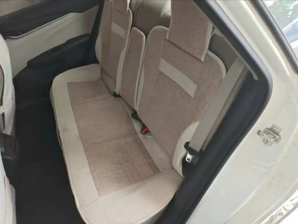 Buick Excelle — миниатюра 13