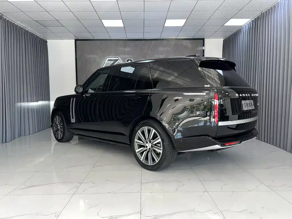 Land Rover Range Rover 2025 3.0 L6 400PS Long Wheelbase