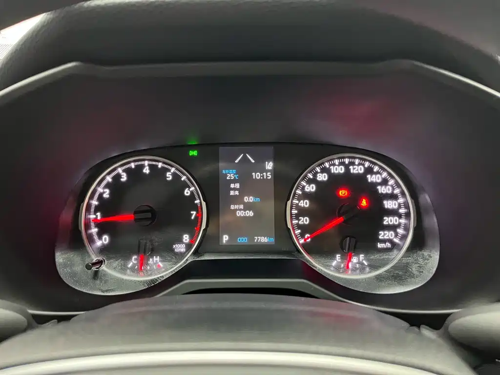 Toyota RAV4 — миниатюра 6