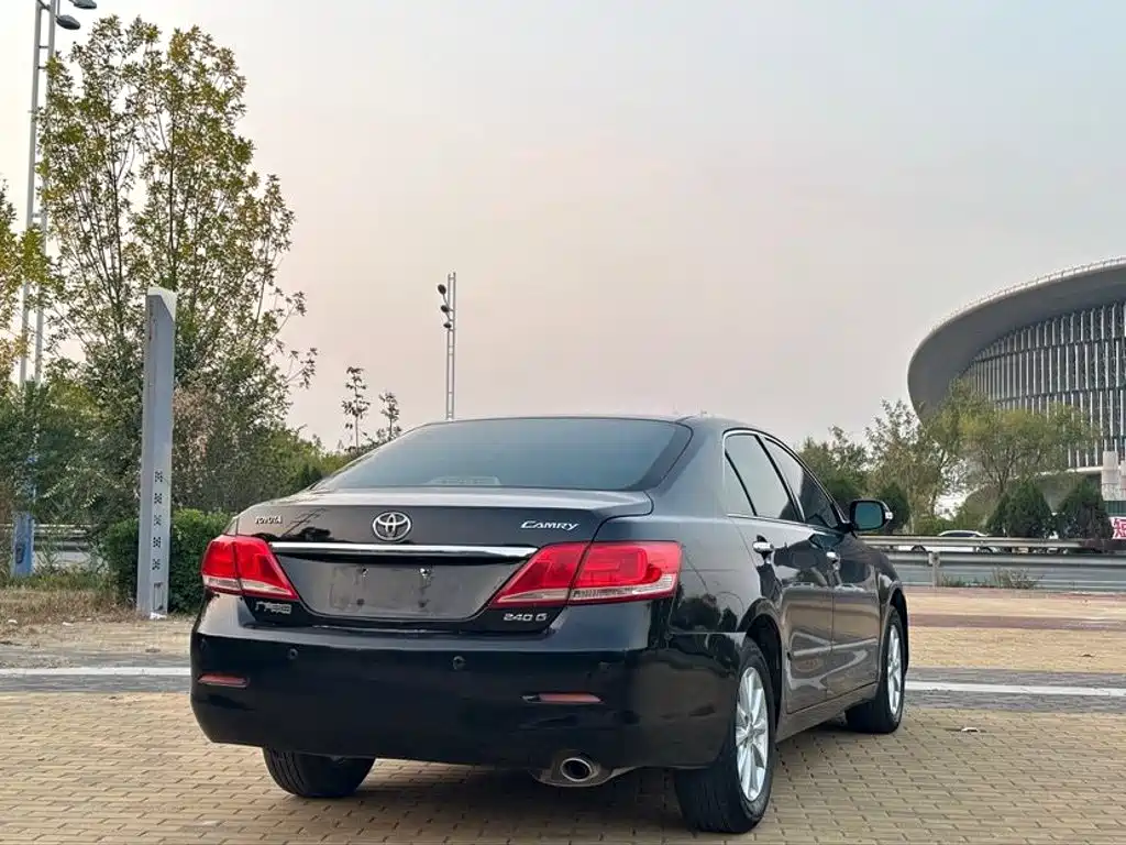 Toyota Camry — миниатюра 4