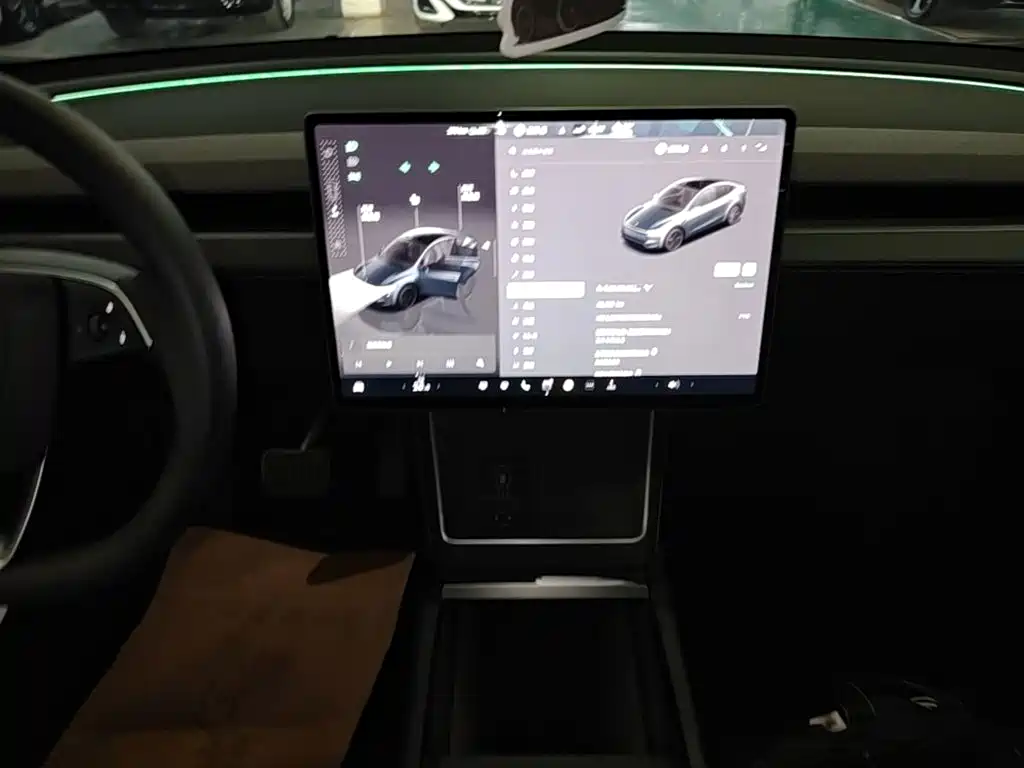 Tesla Model Y — миниатюра 13