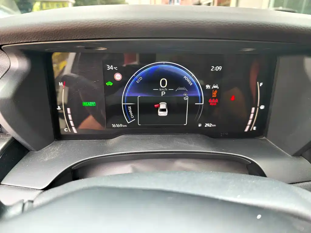 Toyota Camry — миниатюра 9