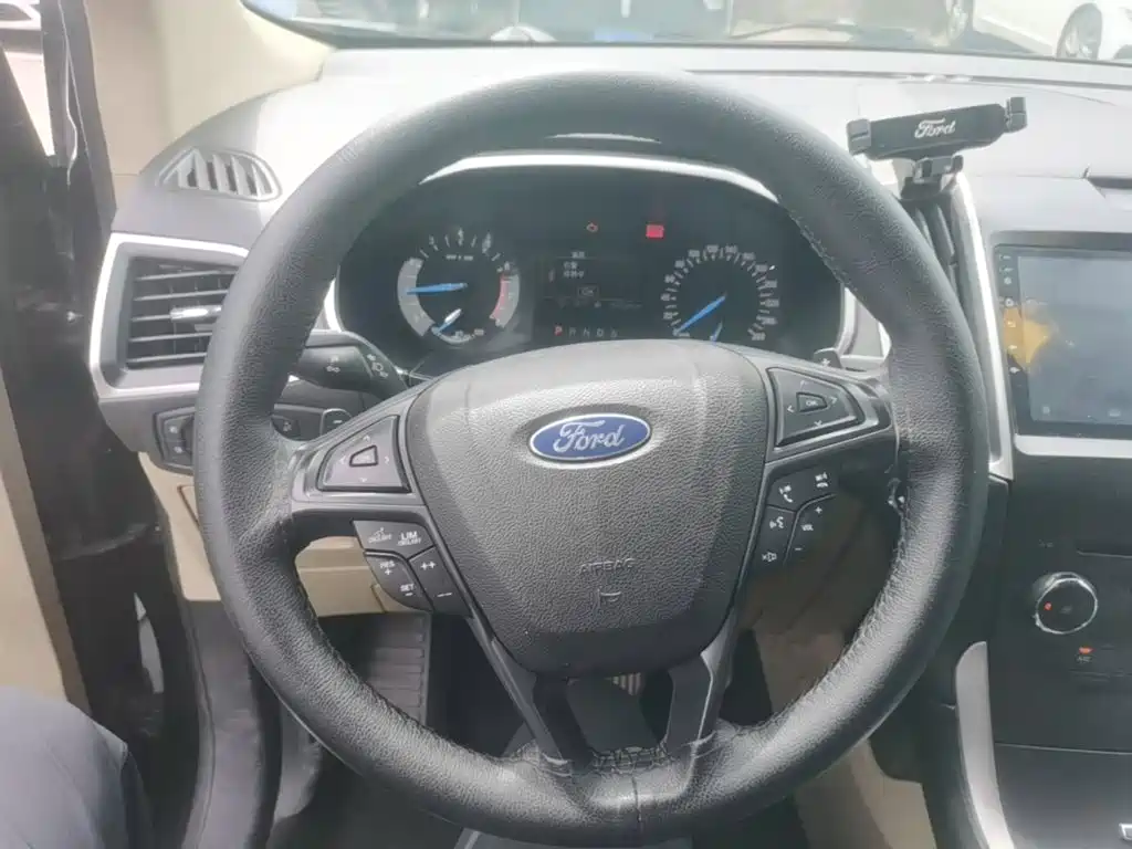 Ford Edge — миниатюра 11