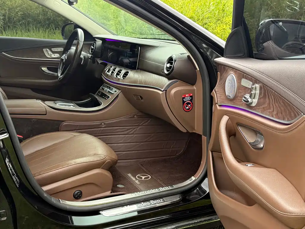 Mercedes-Benz E-Class — миниатюра 6