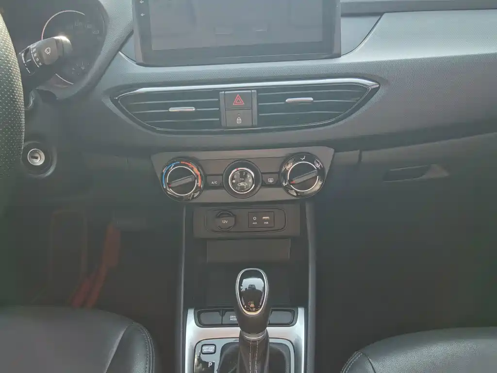 Hyundai Elantra — миниатюра 14