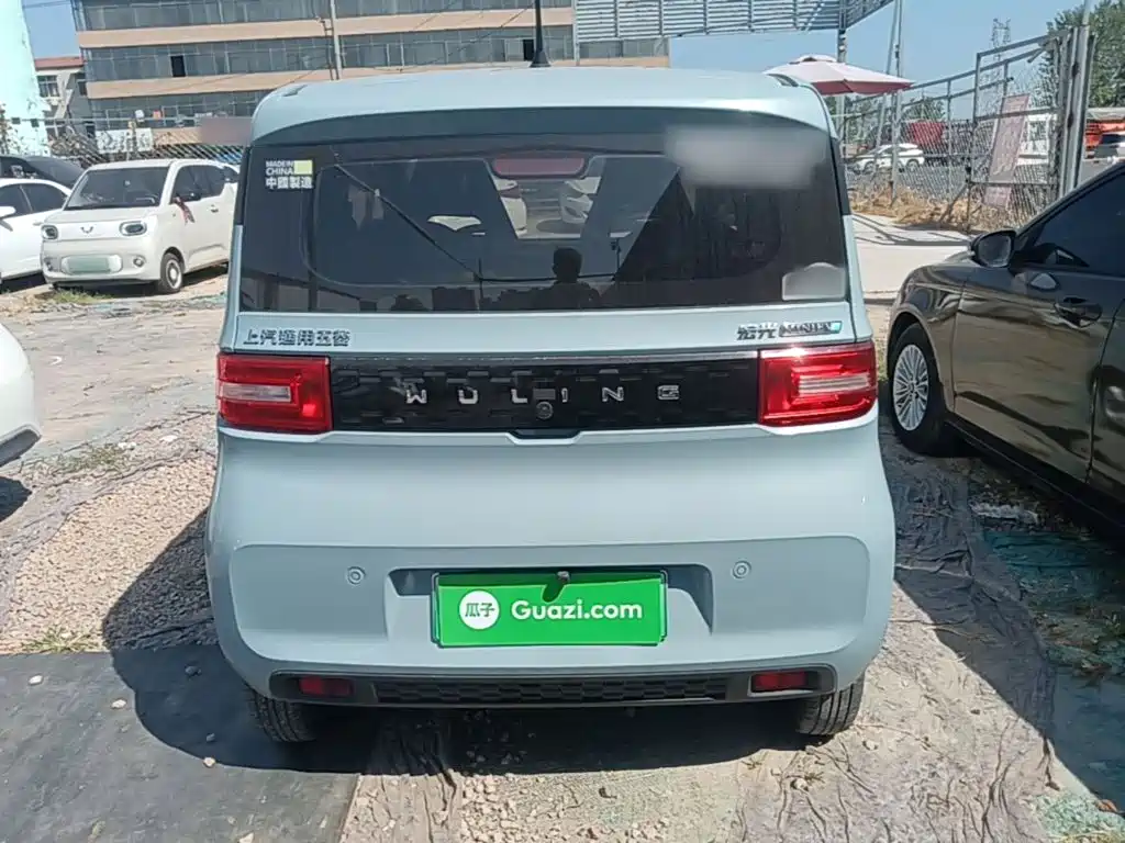 Wuling MINIEV — миниатюра 6