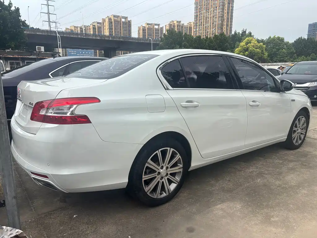 Peugeot 408 — миниатюра 4