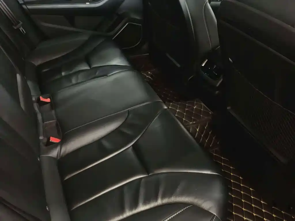 Hongqi Hongqi H5 — миниатюра 7