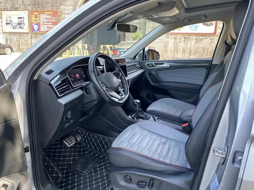 Volkswagen Tiguan L L 2022 330TSI AT R-Line Flagship