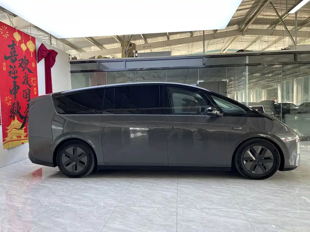Li Auto Li MEGA — миниатюра 14
