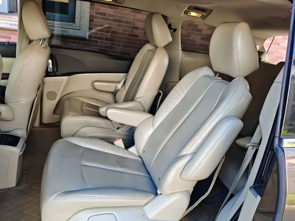 Buick GL8 — миниатюра 13