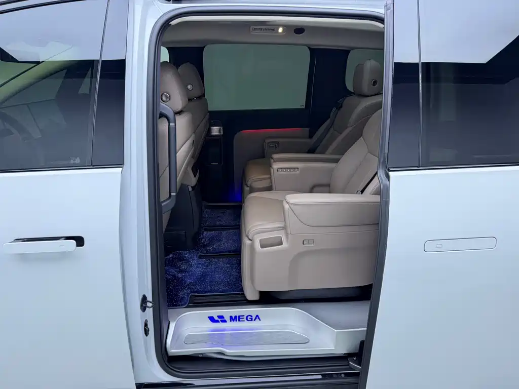 Li Auto Li MEGA — миниатюра 9