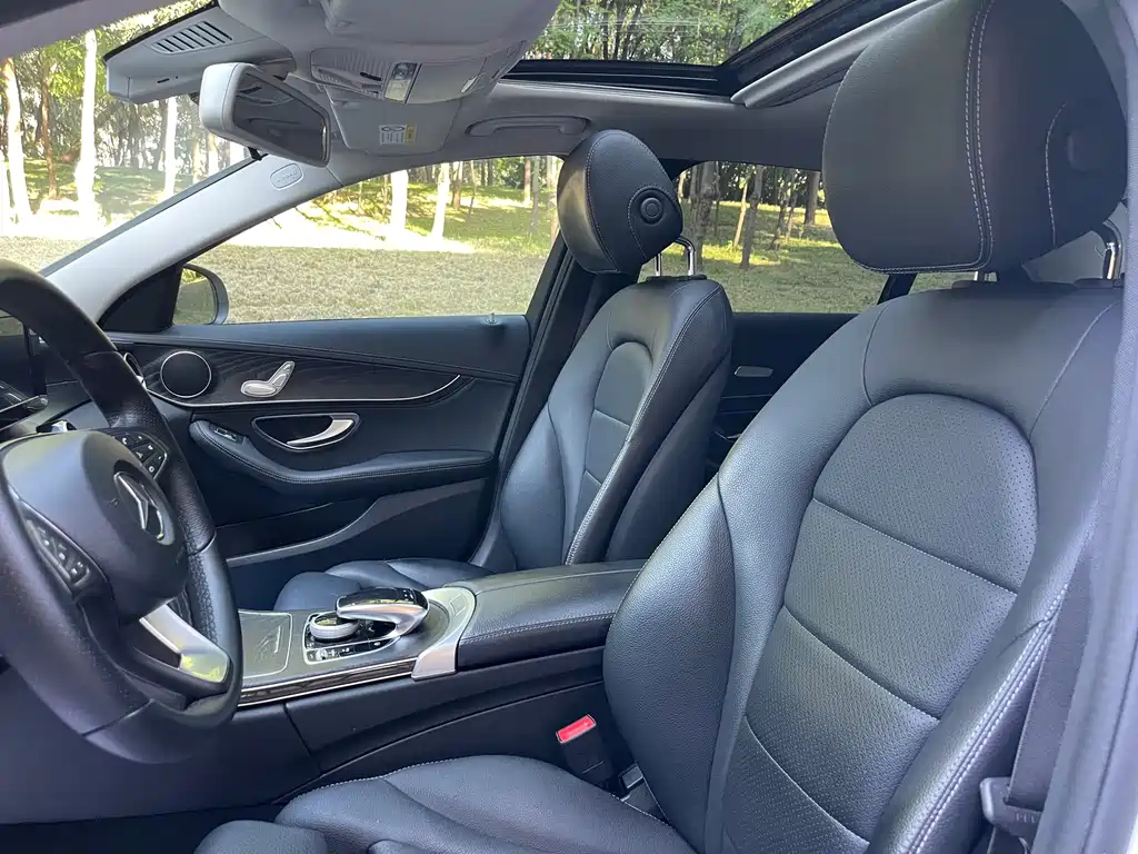 Mercedes-Benz C-Class — миниатюра 6