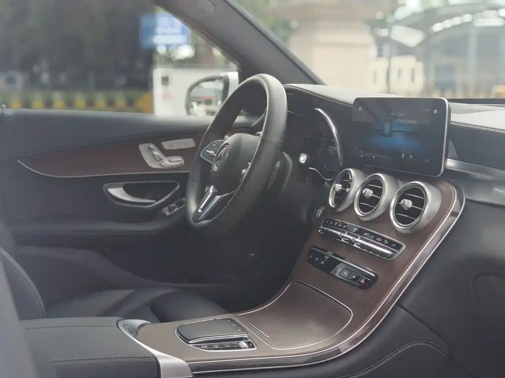 Mercedes-Benz GLC — миниатюра 9