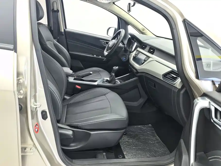 Geely Vision X3 — миниатюра 8