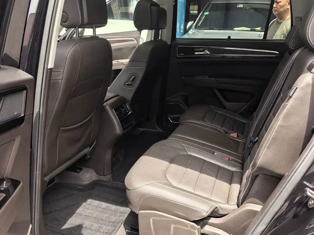 Volkswagen Teramont — миниатюра 6