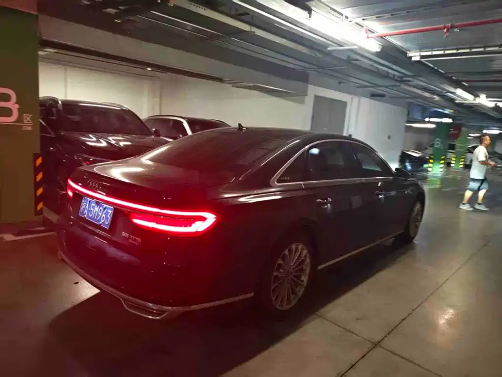 Audi A8 — миниатюра 7