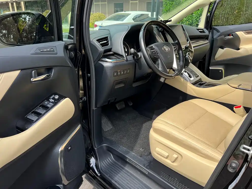 Toyota Vellfire 2023 2.5L HV
