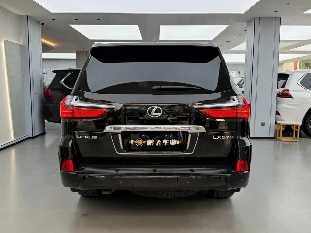 Lexus LX — миниатюра 3