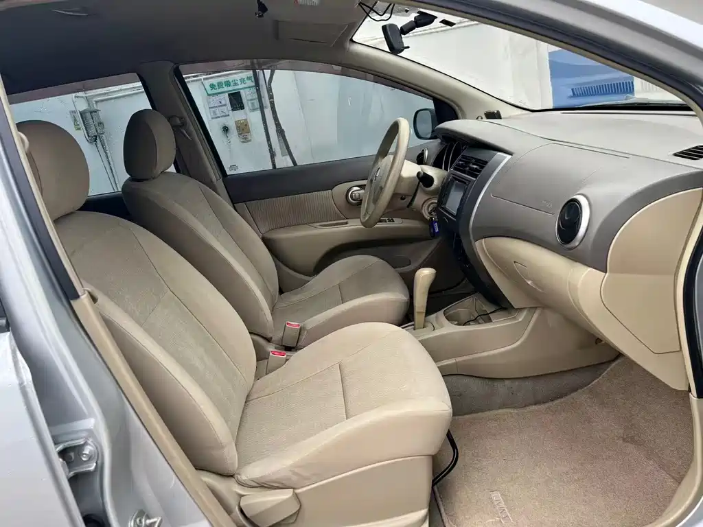 Nissan Livina — миниатюра 7