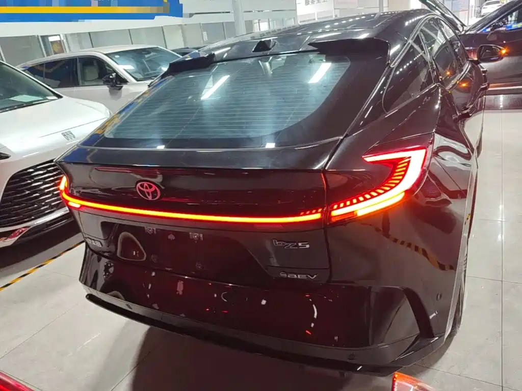 Toyota bZ5 — миниатюра 6