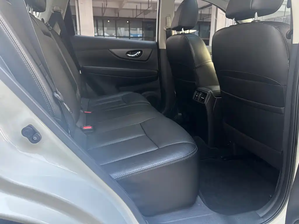 Nissan X-Trail — миниатюра 15