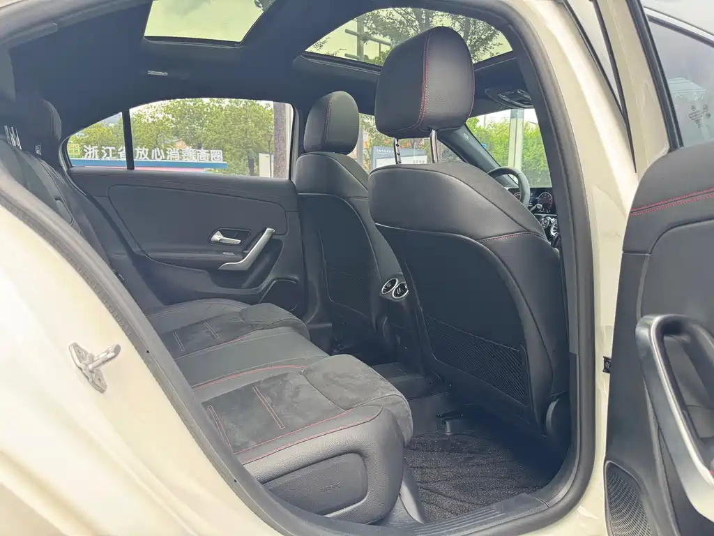 Mercedes-Benz A-Class — миниатюра 10