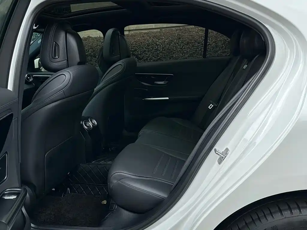 Mercedes-Benz C-Class — миниатюра 15