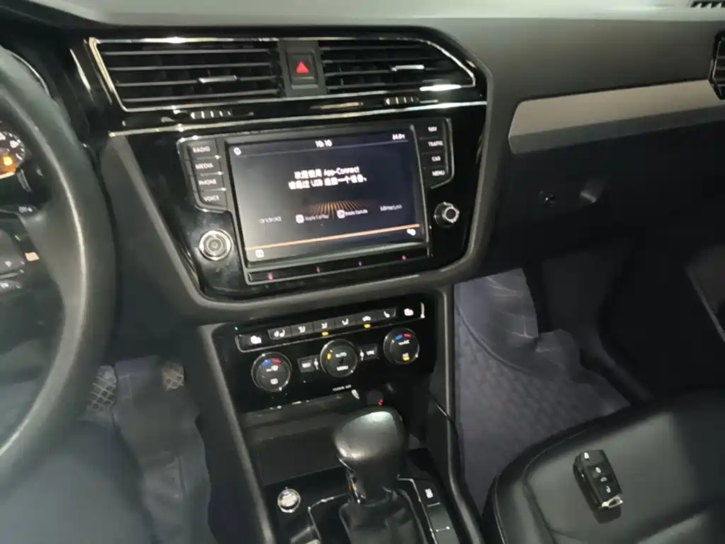 Volkswagen Tiguan L — миниатюра 13