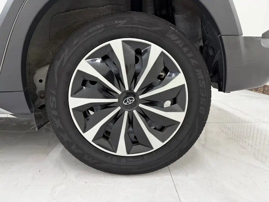 Toyota Yaris L — миниатюра 19